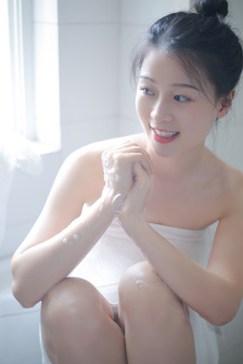 一个年轻的寡妇